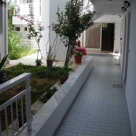 Anna Apartmanhotel Kokkini Hani
